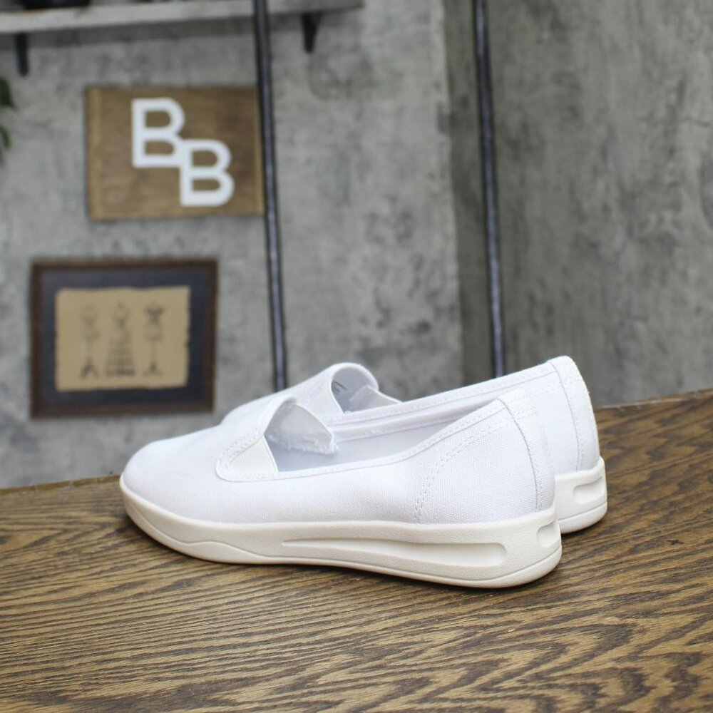 Comfortview Womens The Dottie Slip On Low Top Sneakers White 7.5M - Picture 2 of 6